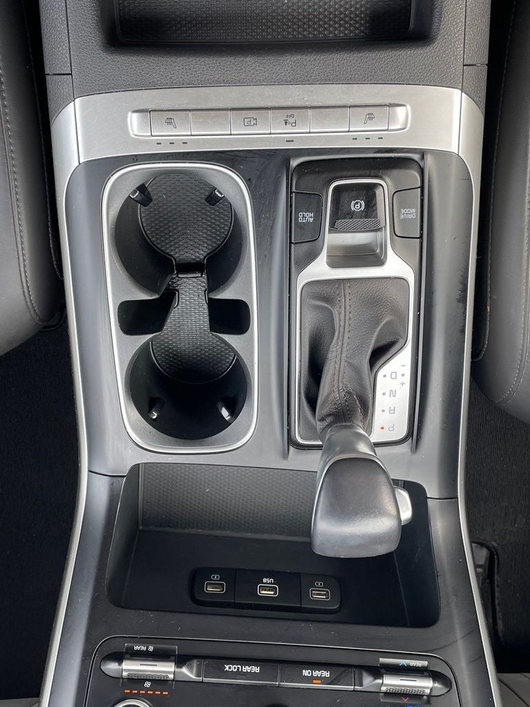 2024 Kia Carnival LX