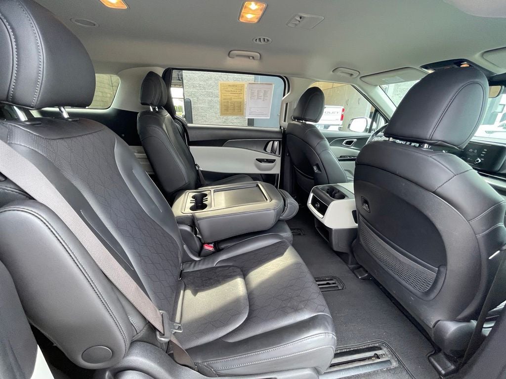 2024 Kia Carnival LX