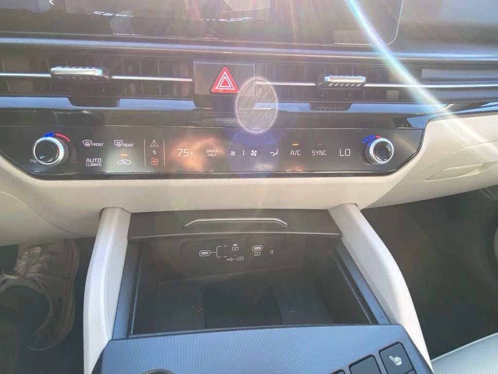 2026 Kia Sportage Hybrid EX MOONROOF / LEATHER / HEATED SEATS / NAV