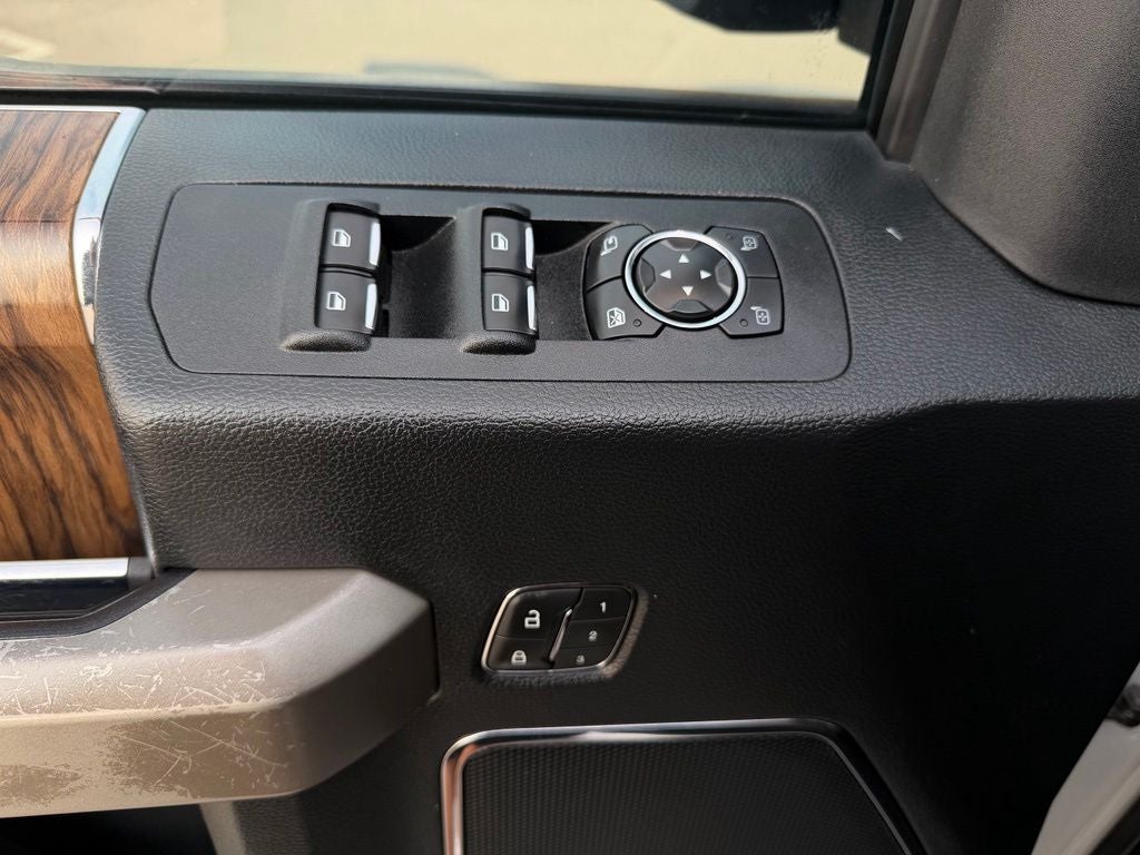 2019 Ford F-150 Lariat ^Bucket Seats w/ Console