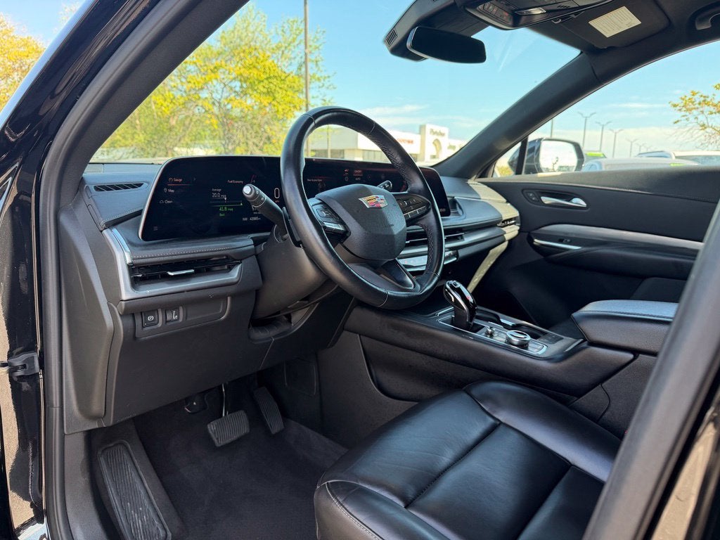 2025 Cadillac XT4 Premium Luxury