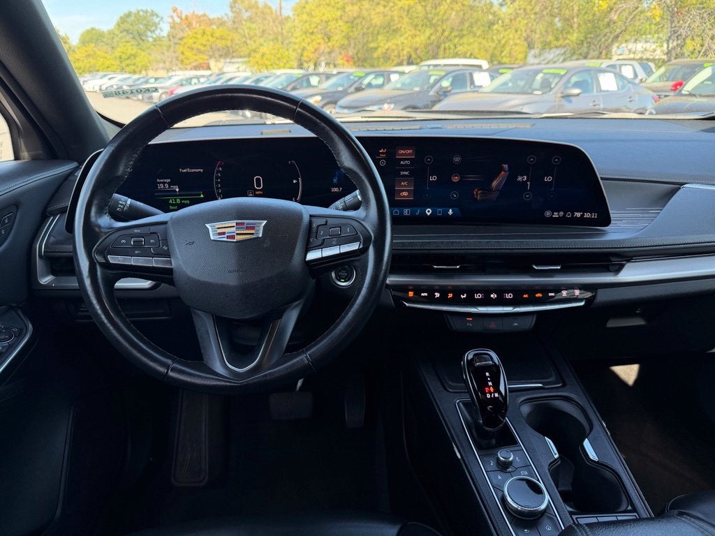 2025 Cadillac XT4 Premium Luxury