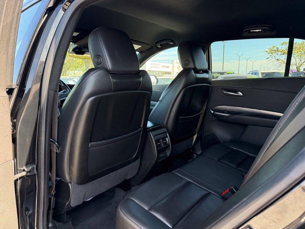 2025 Cadillac XT4 Premium Luxury