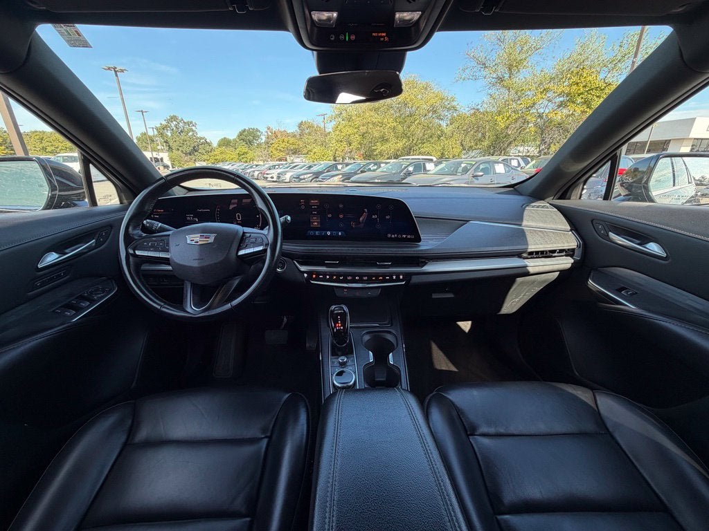 2025 Cadillac XT4 Premium Luxury