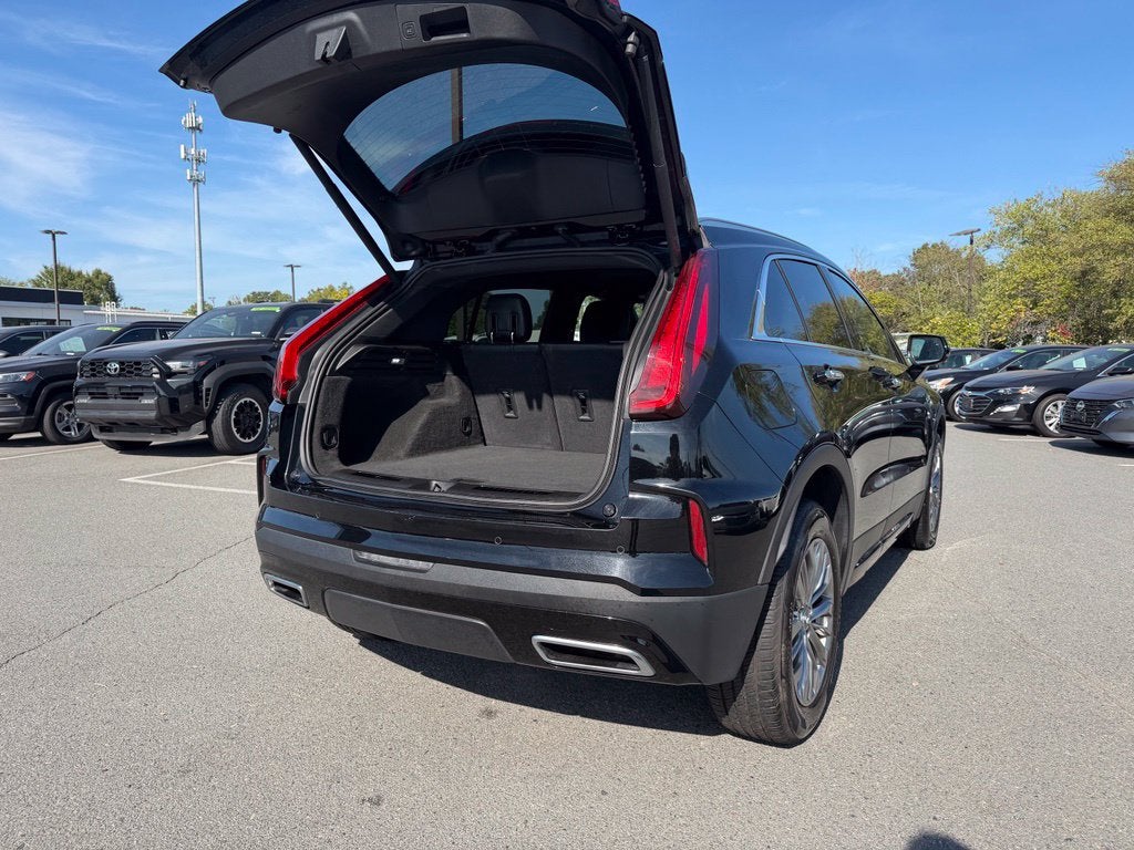 2025 Cadillac XT4 Premium Luxury