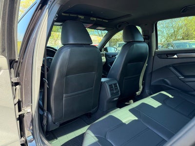 2021 Volkswagen Passat 2.0T R-Line R-Line w/ Sunroof