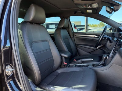 2021 Volkswagen Passat 2.0T R-Line R-Line w/ Sunroof