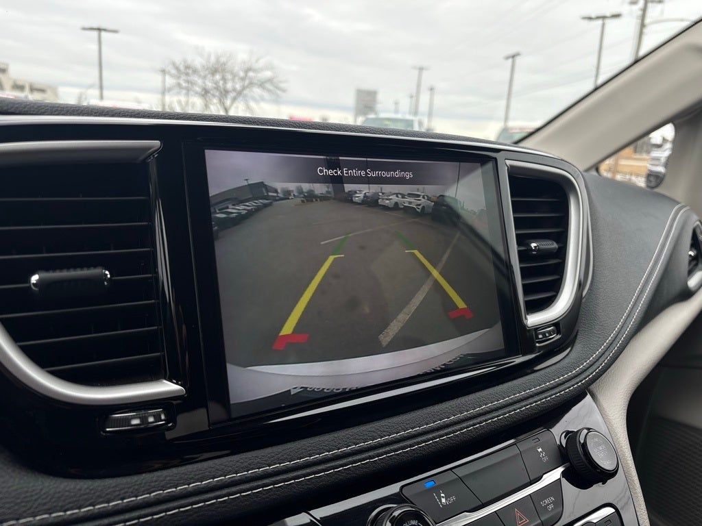 2022 Chrysler Pacifica Hybrid Touring L