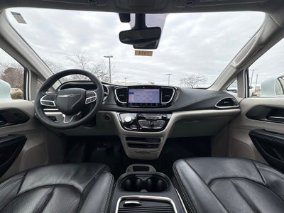 2022 Chrysler Pacifica Hybrid Touring L