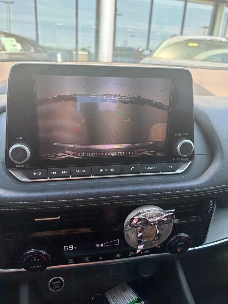 2023 Nissan Rogue SV *Clean Carfax, One-Owner