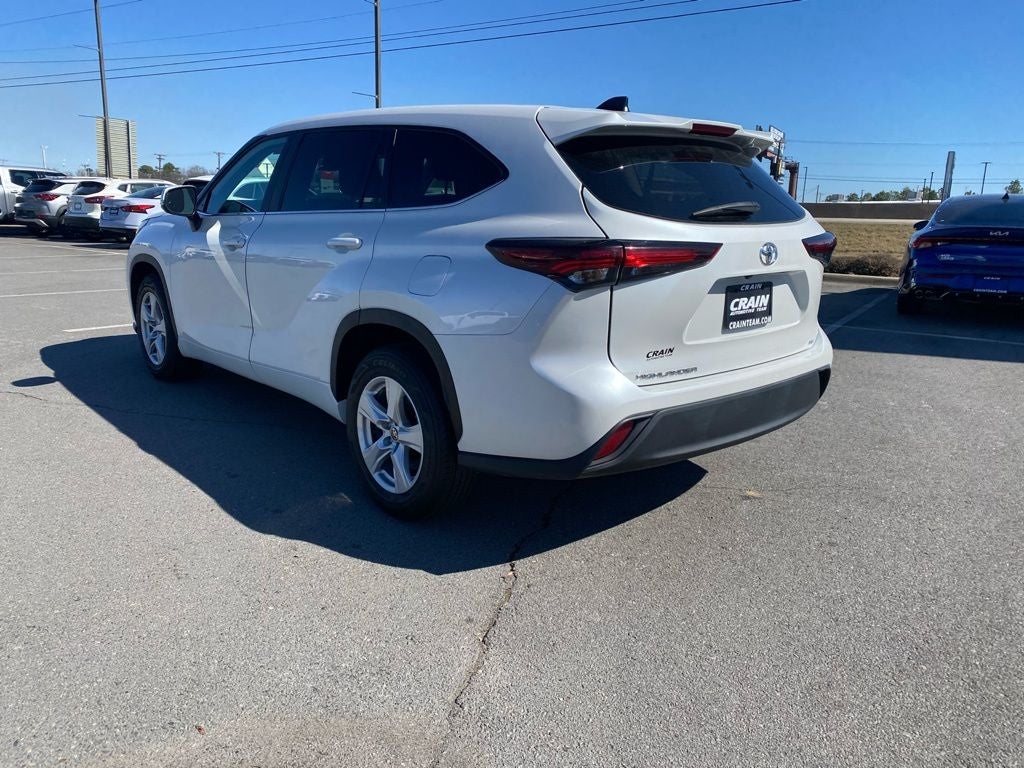 2024 Toyota Highlander LE