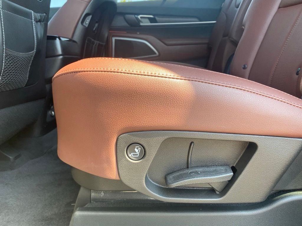 2024 Kia Telluride EX Captains Chairs-Tow Package