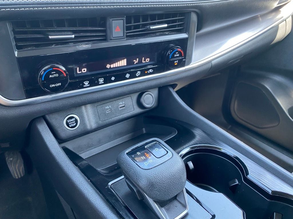 2023 Nissan Rogue SV *Clean Carfax