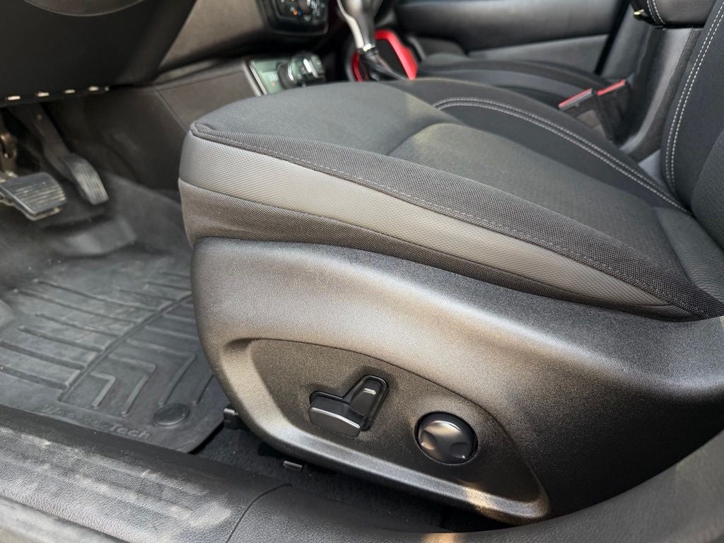 2023 Jeep Renegade Latitude Heated Seats/Steering Wheel/Panoramic Roof