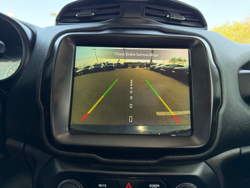 2023 Jeep Renegade Latitude Heated Seats/Steering Wheel/Panoramic Roof