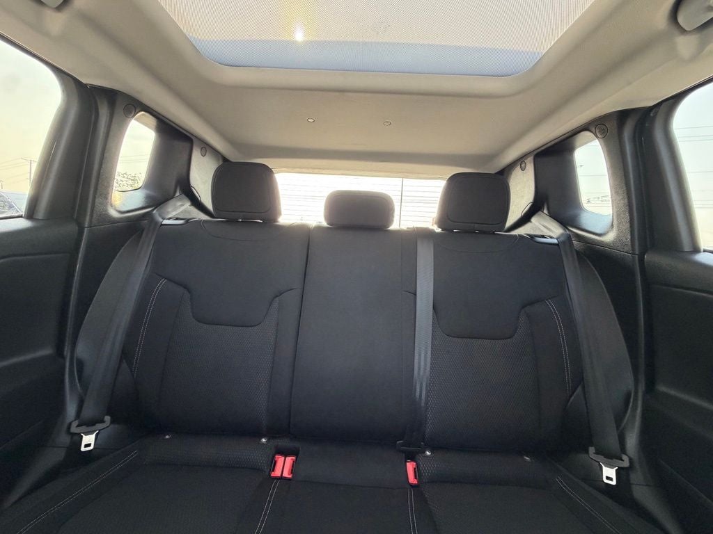 2023 Jeep Renegade Latitude Heated Seats/Steering Wheel/Panoramic Roof