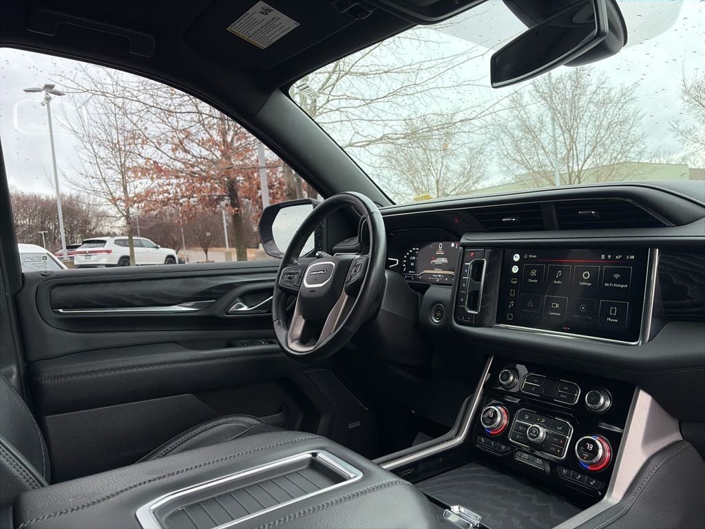 2022 GMC Yukon XL Denali AWD BLACKOUT