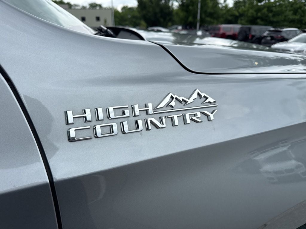 2023 Chevrolet Tahoe High Country PANORAMIC ROOF AND 1OWNER CLEAN CARFAX
