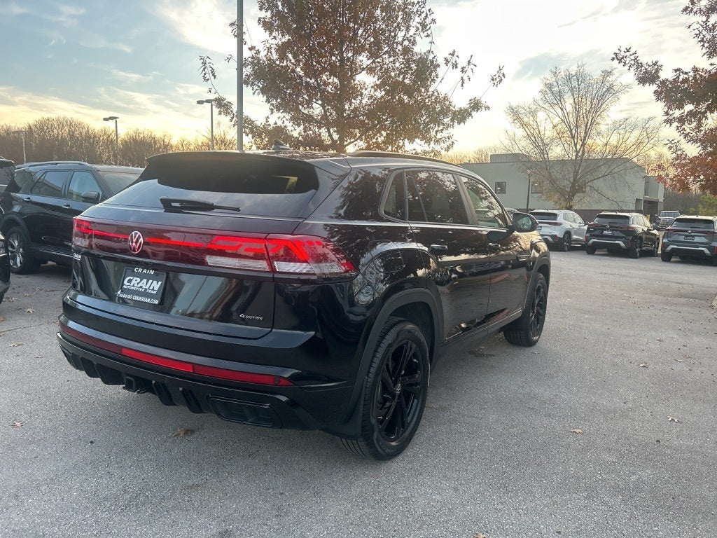 2026 Volkswagen Atlas Cross Sport 2.0T SEL R-Line Black