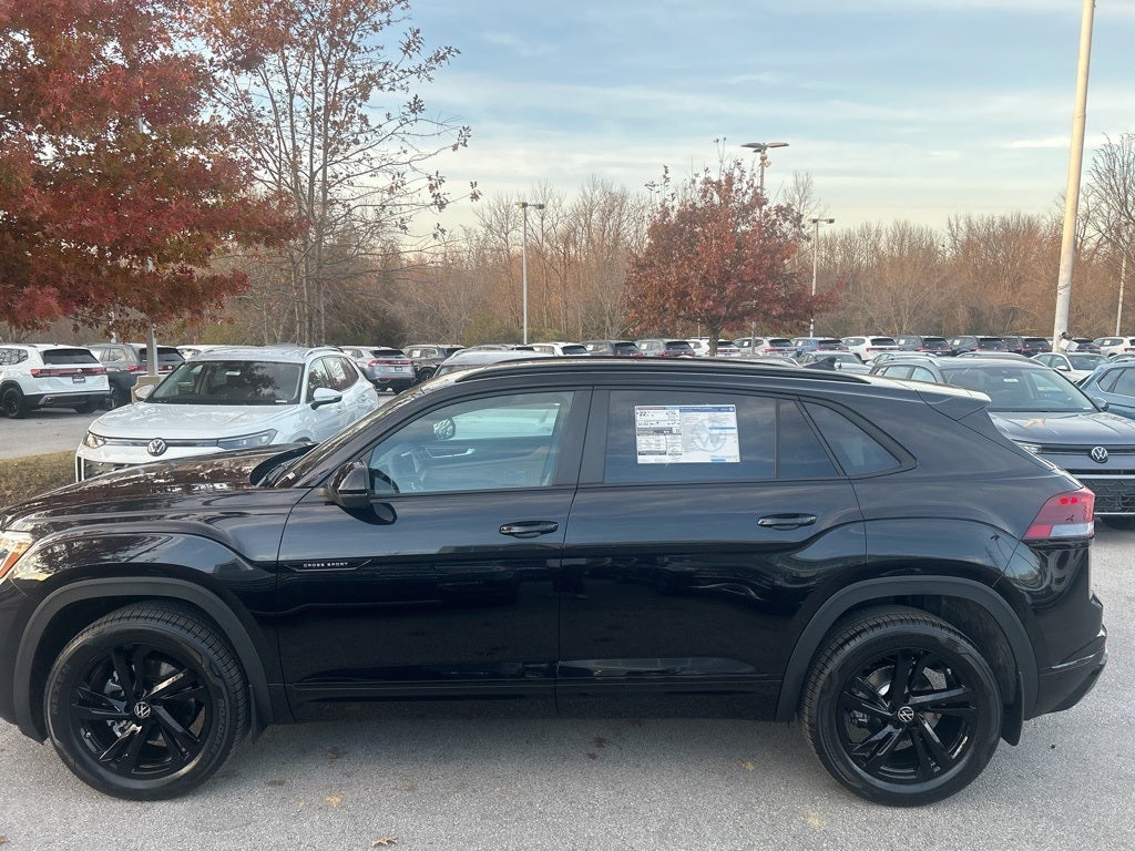 2026 Volkswagen Atlas Cross Sport 2.0T SEL R-Line Black