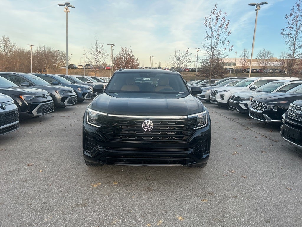 2026 Volkswagen Atlas Cross Sport 2.0T SEL R-Line Black