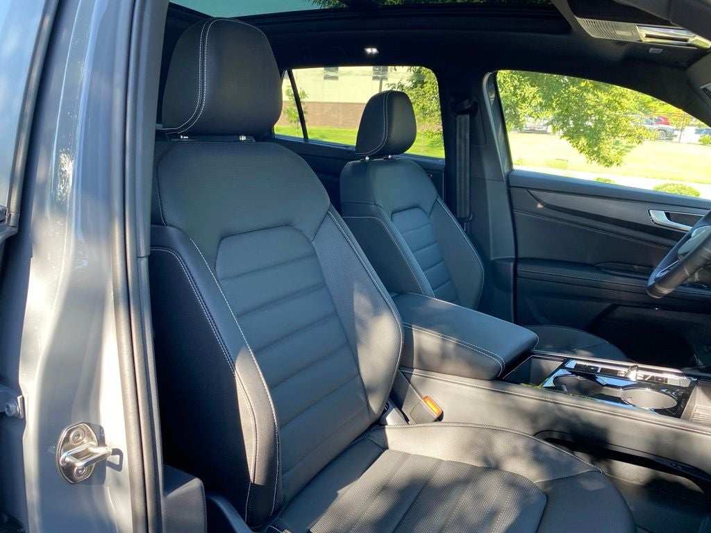 2026 Volkswagen Atlas Cross Sport 2.0T SEL R-Line Black
