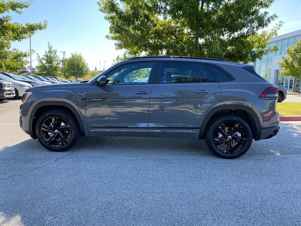 2026 Volkswagen Atlas Cross Sport 2.0T SEL R-Line Black