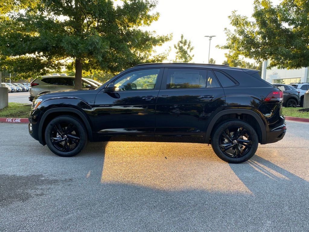 2026 Volkswagen Atlas Cross Sport SEL R-Line Black