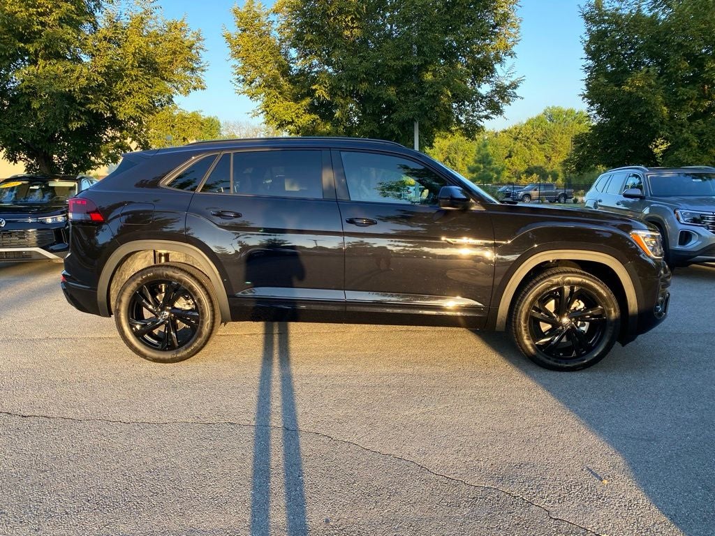 2026 Volkswagen Atlas Cross Sport SEL R-Line Black