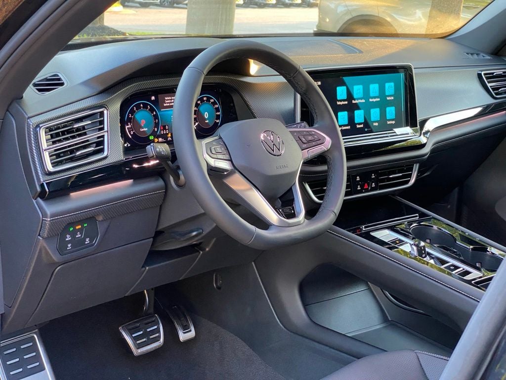 2026 Volkswagen Atlas Cross Sport SEL R-Line Black