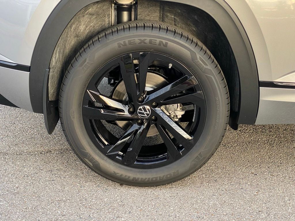 2026 Volkswagen Atlas Cross Sport 2.0T SEL R-Line Black