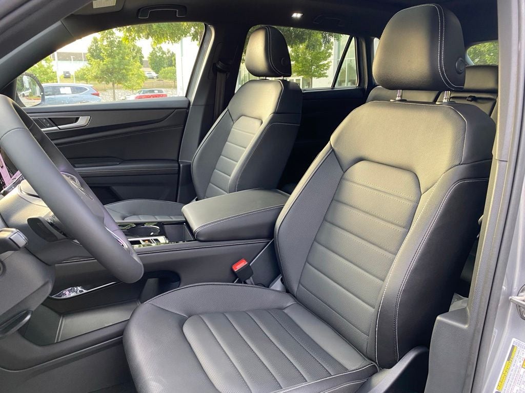 2026 Volkswagen Atlas Cross Sport 2.0T SEL R-Line Black