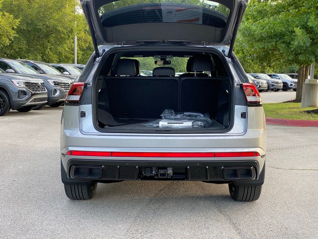 2026 Volkswagen Atlas Cross Sport 2.0T SEL R-Line Black