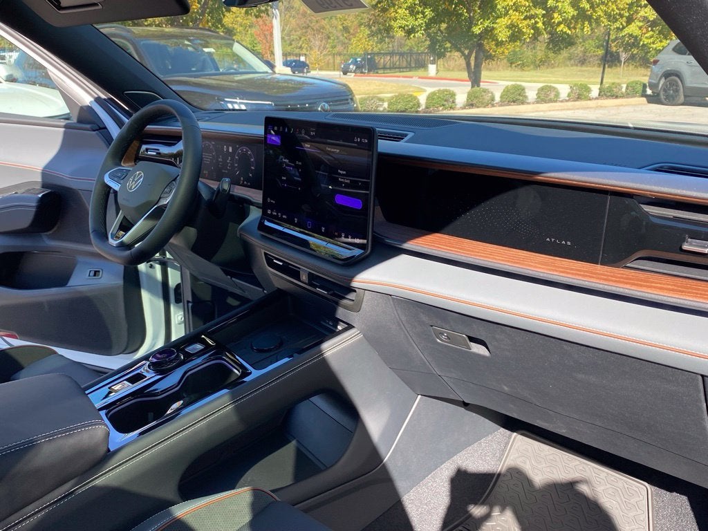 2027 Volkswagen Atlas SEL Premium R-Line