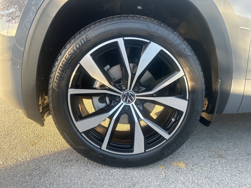 2026 Volkswagen Atlas Cross Sport 2.0T SEL Premium R-Line