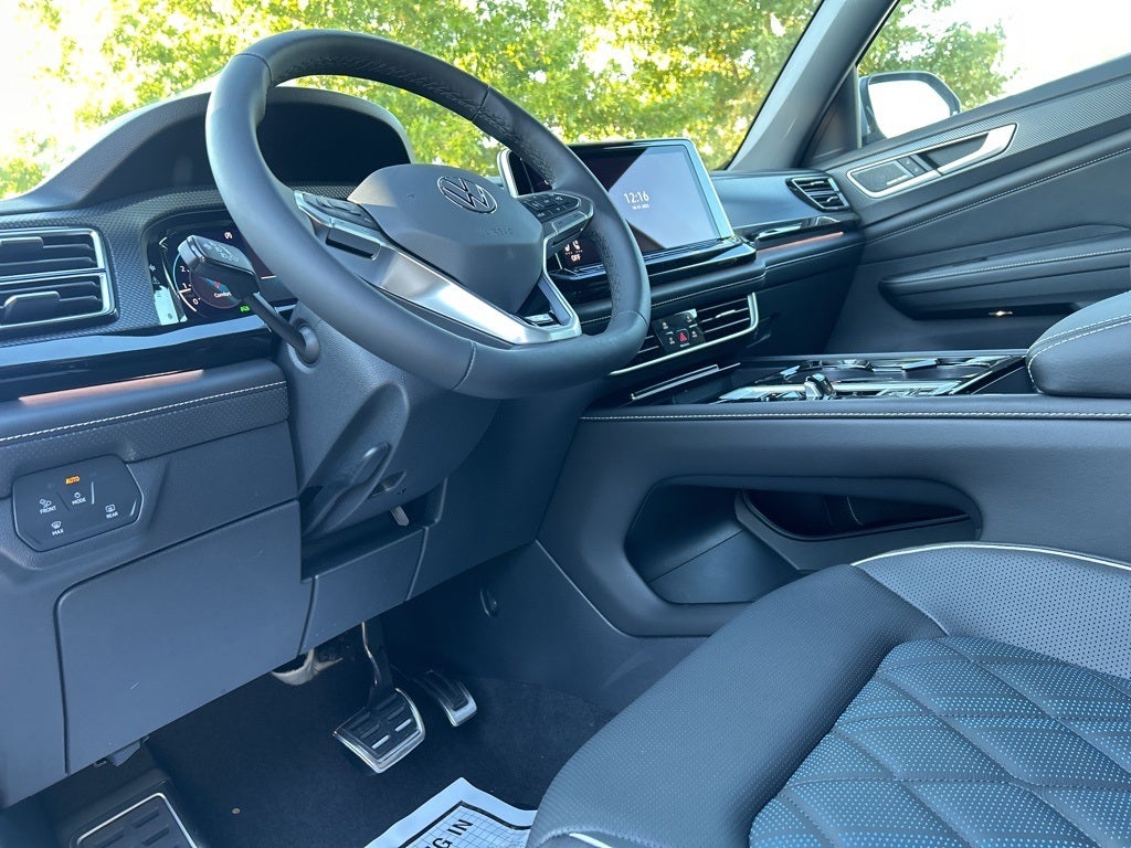 2026 Volkswagen Atlas Cross Sport 2.0T SEL Premium R-Line