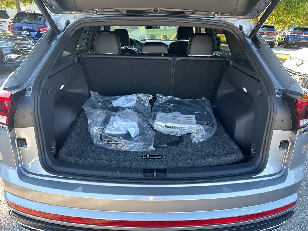 2026 Volkswagen Atlas Cross Sport 2.0T SEL Premium R-Line