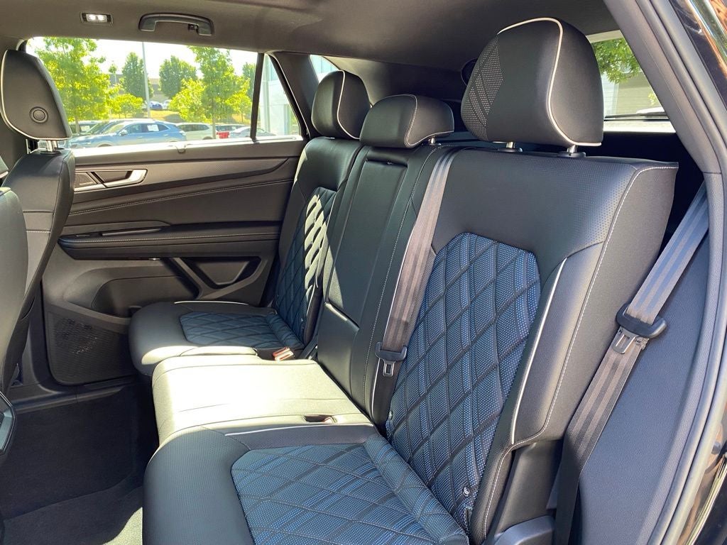 2026 Volkswagen Atlas Cross Sport 2.0T SEL Premium R-Line