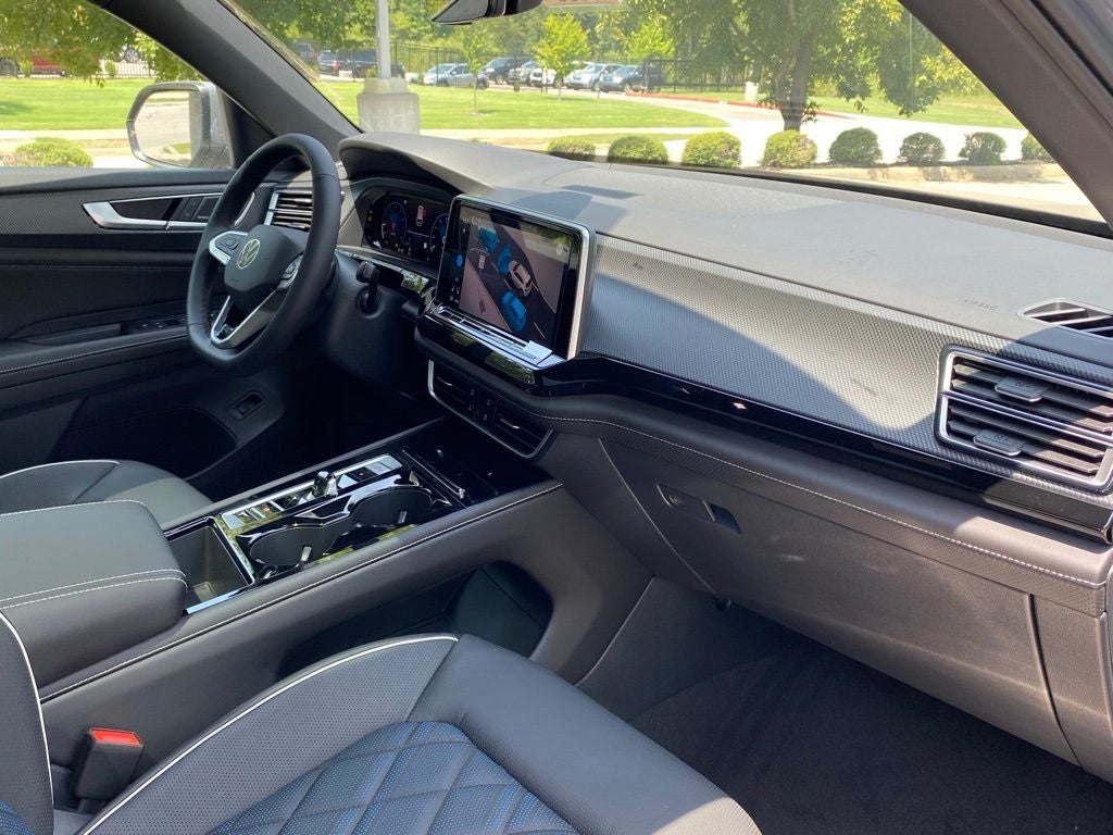 2026 Volkswagen Atlas Cross Sport 2.0T SEL Premium R-Line
