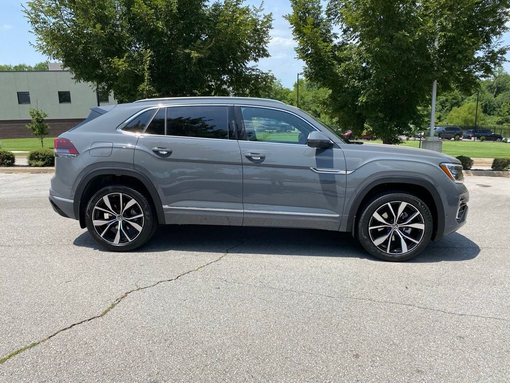 2026 Volkswagen Atlas Cross Sport 2.0T SEL Premium R-Line