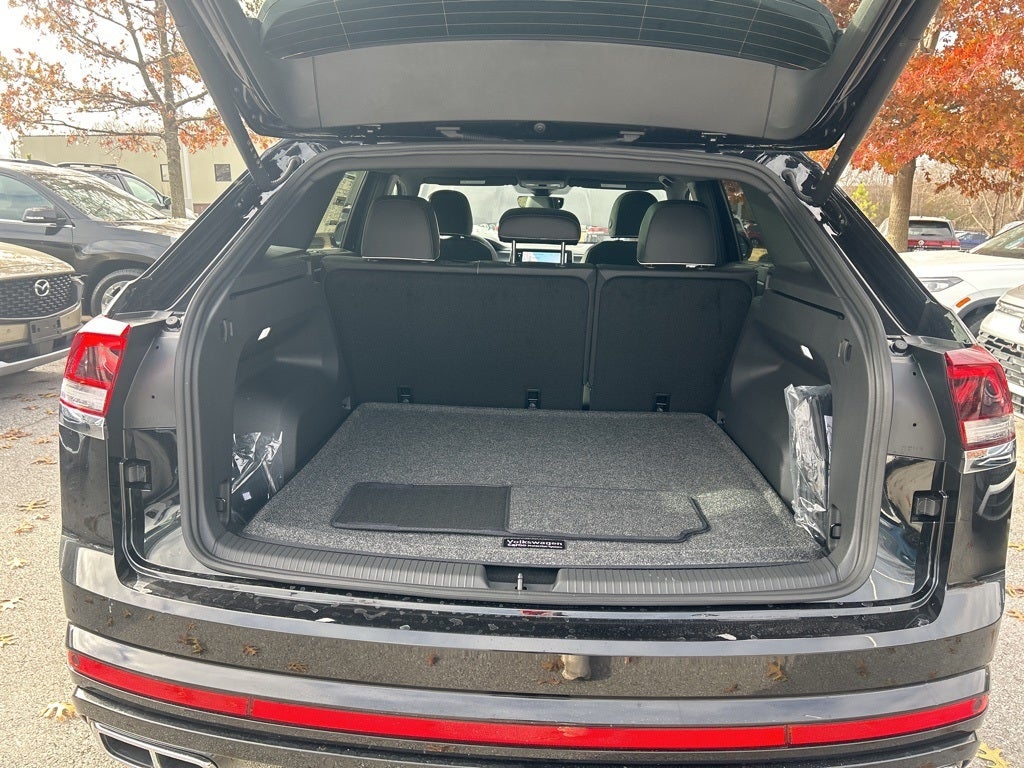 2026 Volkswagen Atlas Cross Sport 2.0T SEL Premium R-Line