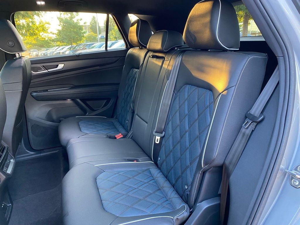 2026 Volkswagen Atlas Cross Sport SEL Premium R-Line