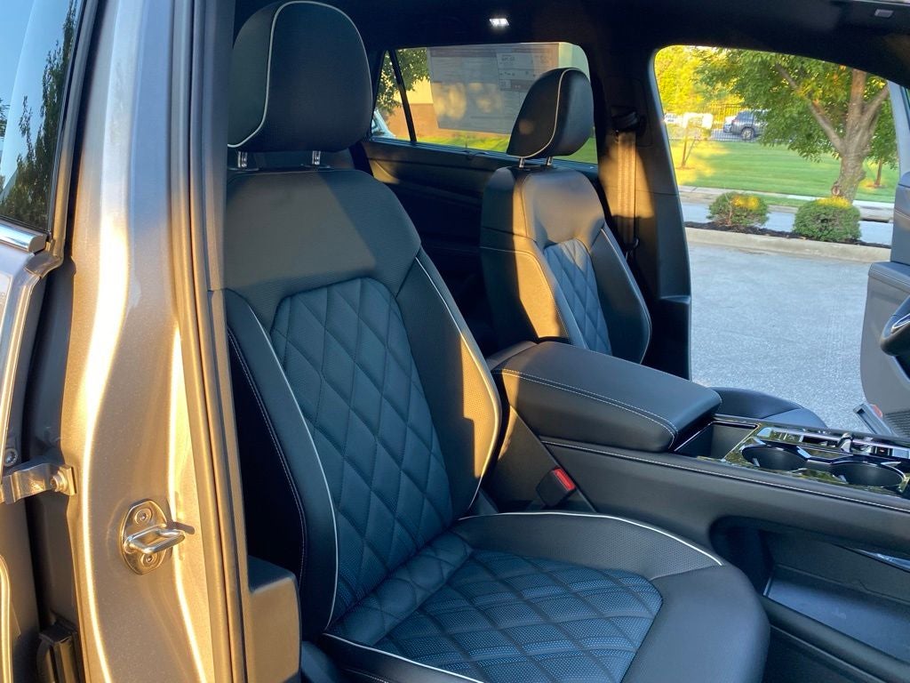 2026 Volkswagen Atlas Cross Sport SEL Premium R-Line