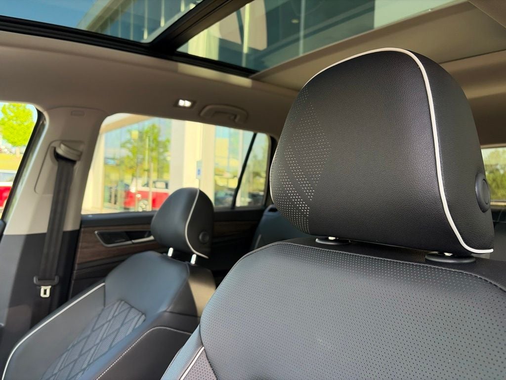 2026 Volkswagen Atlas 2.0T SEL Premium R-Line