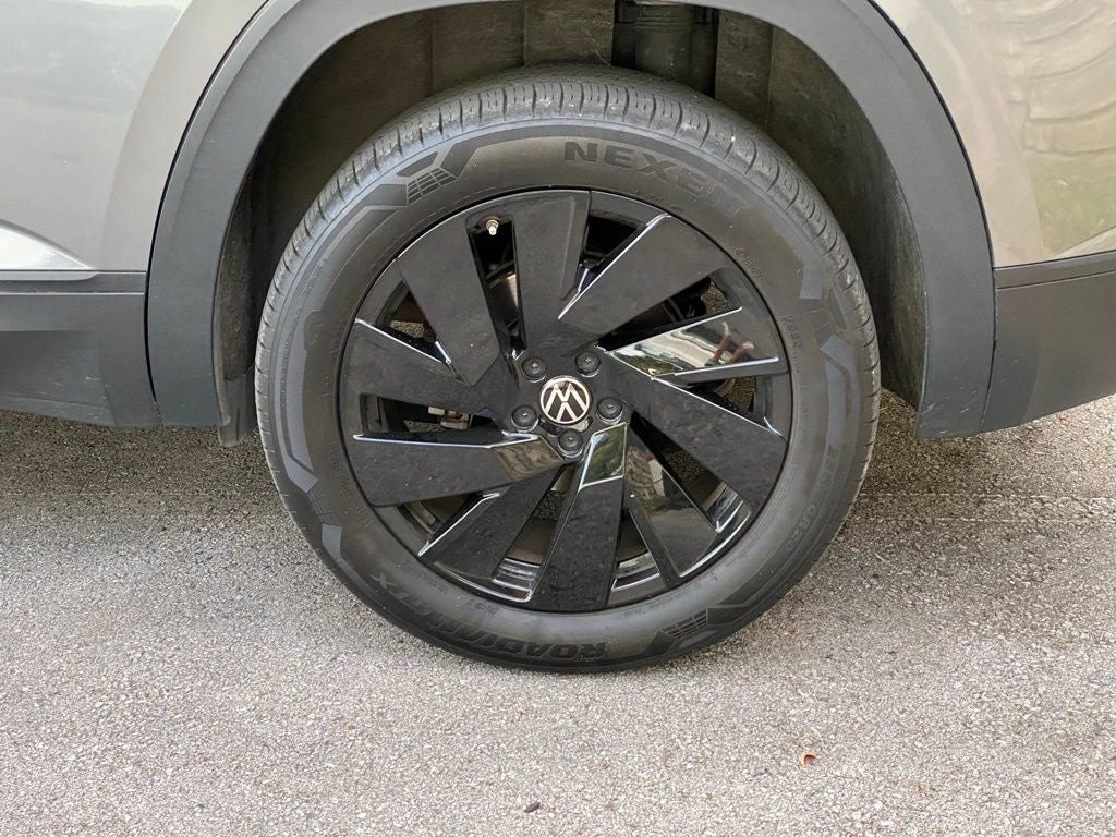 2025 Volkswagen Atlas Cross Sport 2.0T SE w/Technology