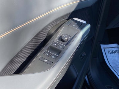 2027 Volkswagen Atlas SE w/Technology