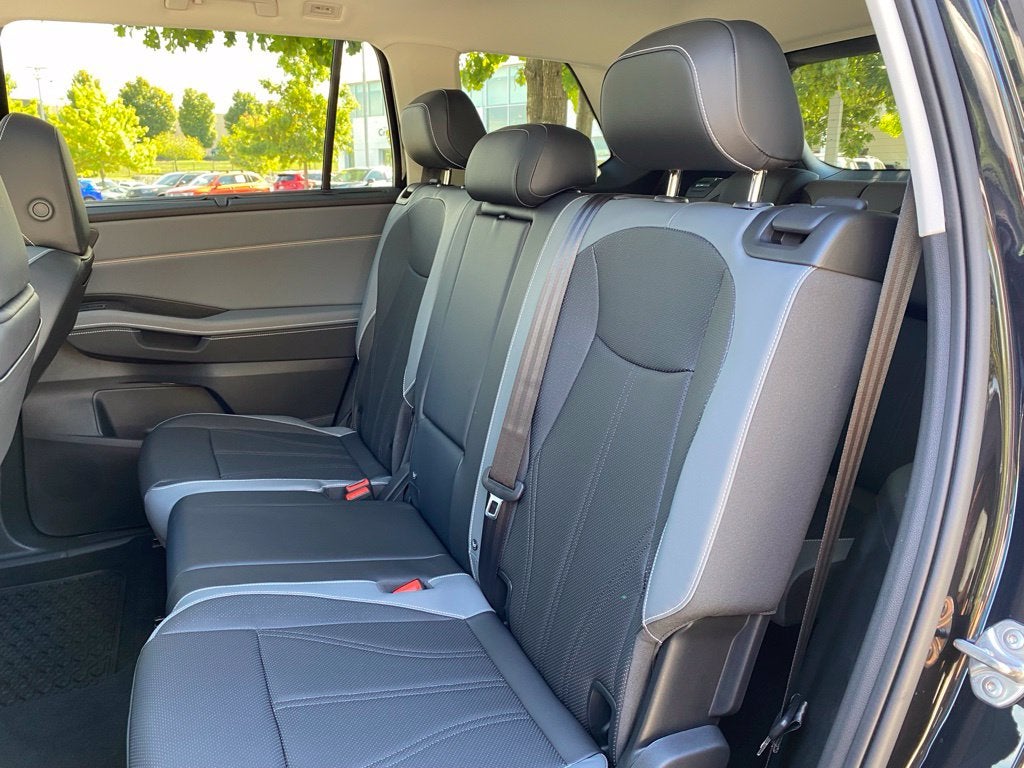 2027 Volkswagen Atlas SE w/Technology