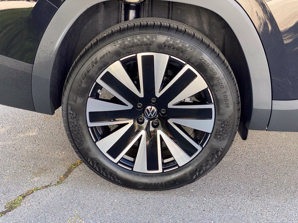 2027 Volkswagen Atlas SE w/Technology