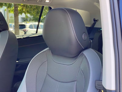 2027 Volkswagen Atlas SE w/Technology