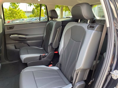 2027 Volkswagen Atlas SE w/Technology